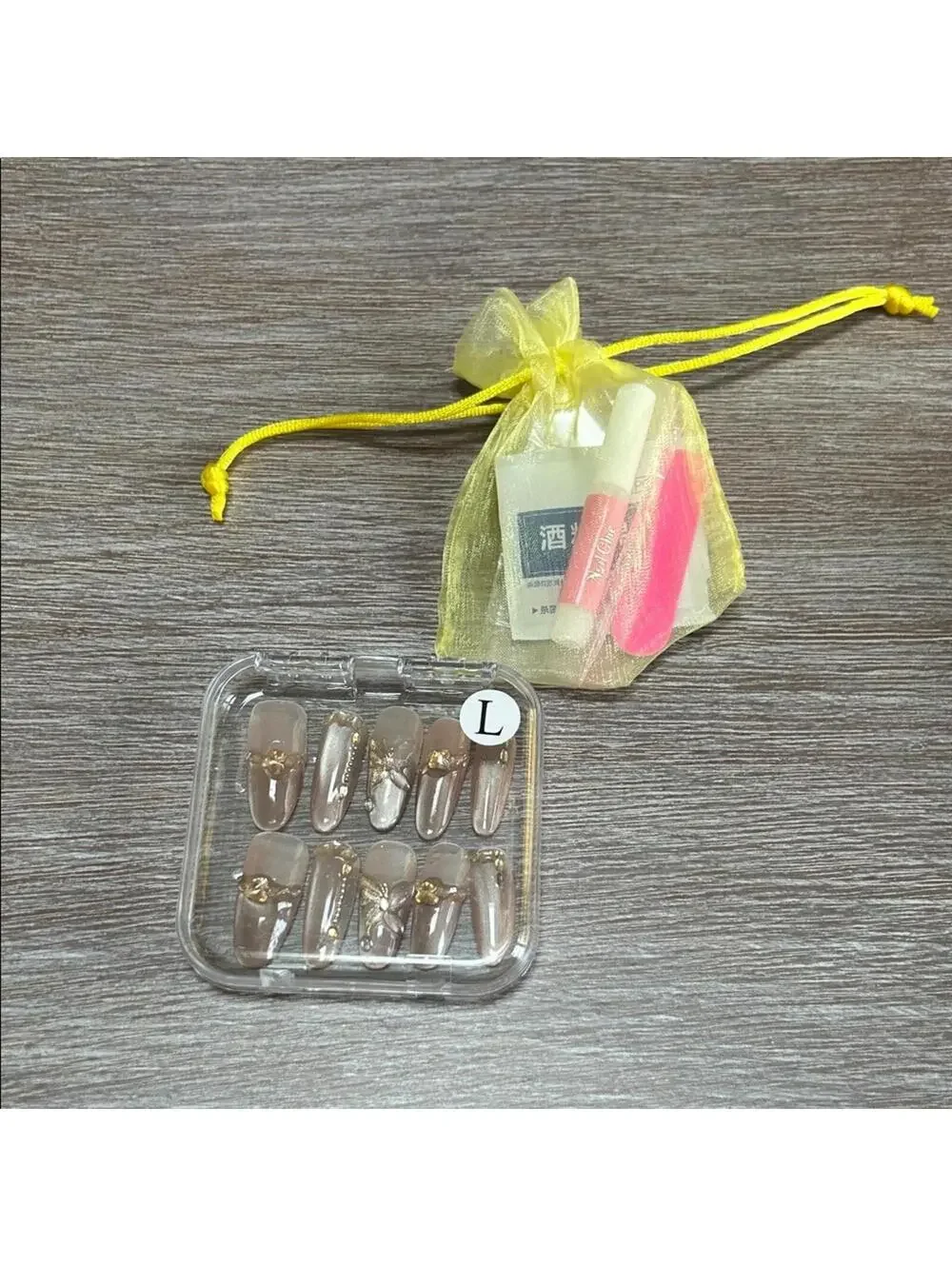 Elegant Handmade Nail Art Set with Gold Accents